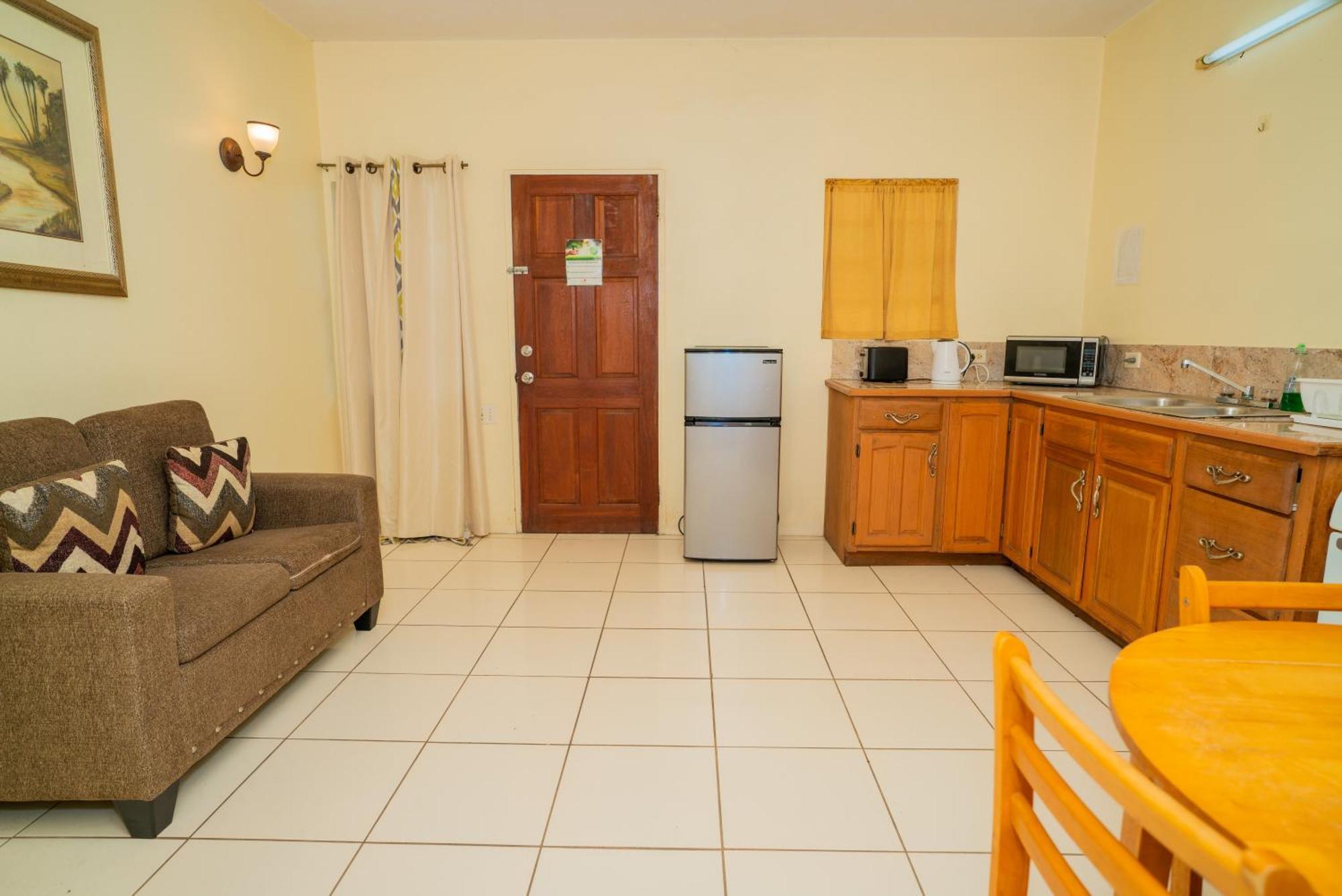 Connie'S Comfort Suites St. John's Zewnętrze zdjęcie