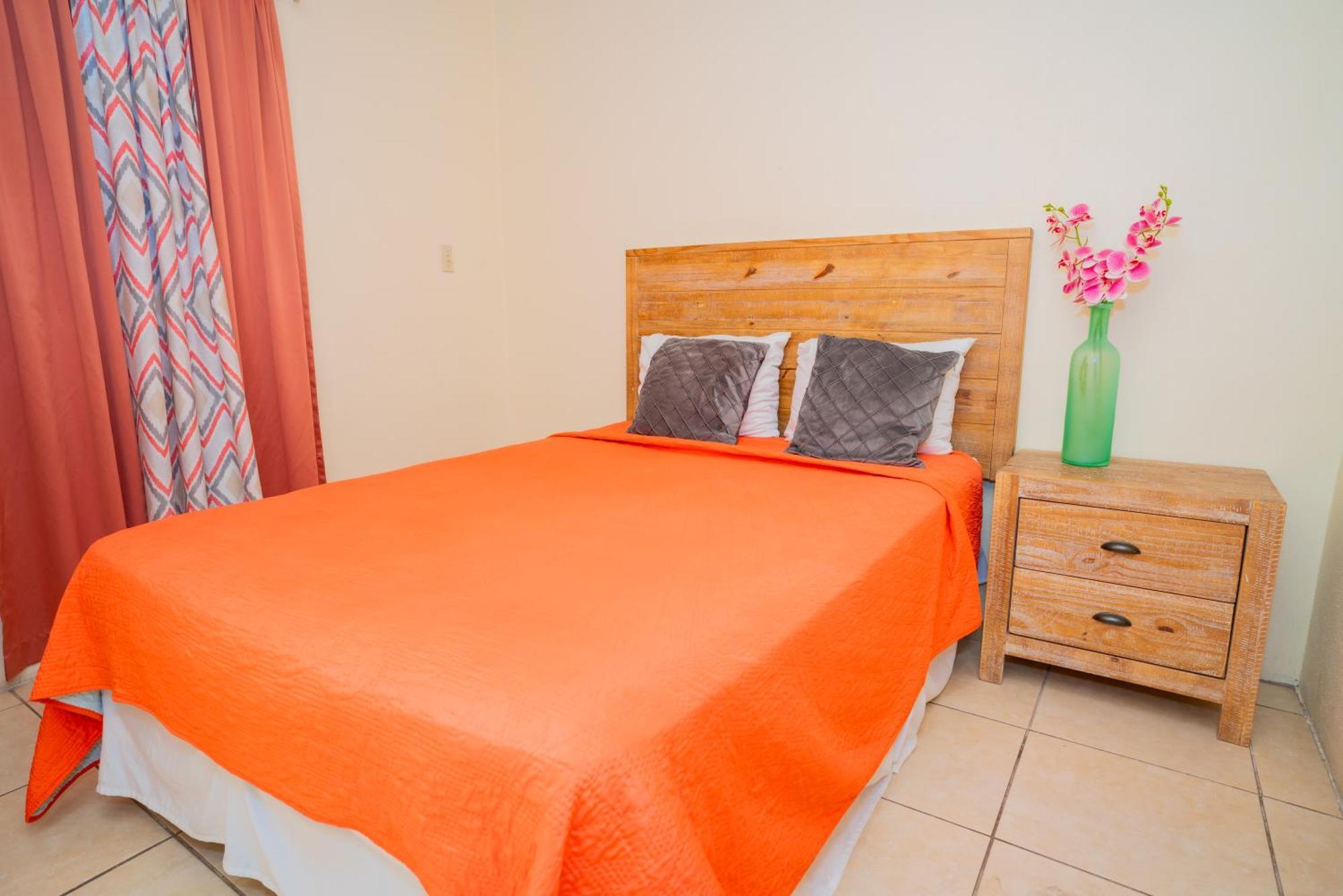 Connie'S Comfort Suites St. John's Zewnętrze zdjęcie