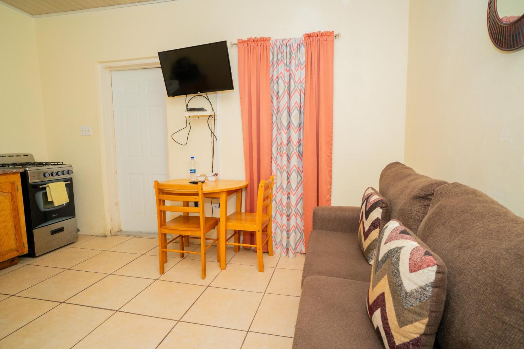 Connie'S Comfort Suites St. John's Zewnętrze zdjęcie