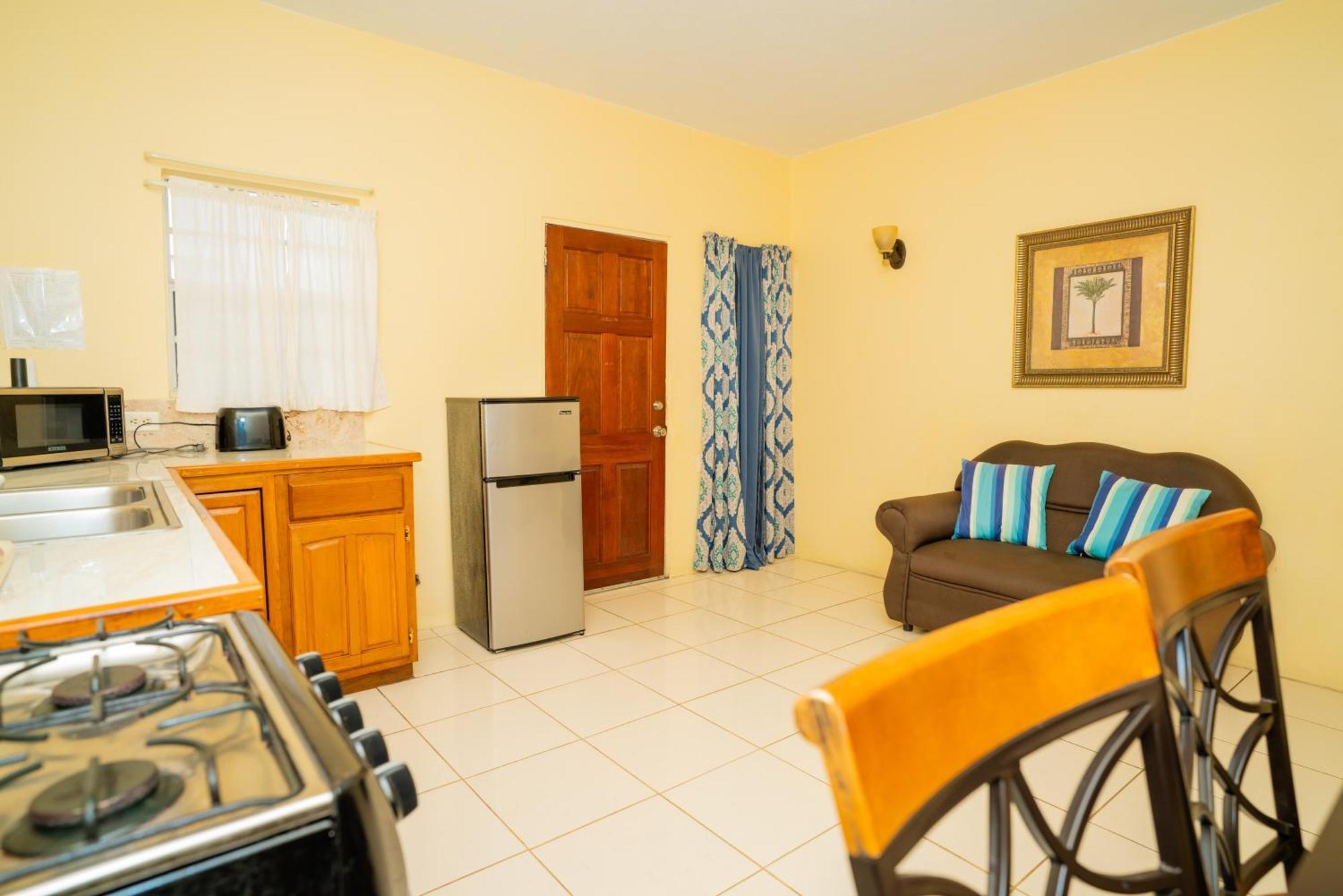 Connie'S Comfort Suites St. John's Zewnętrze zdjęcie