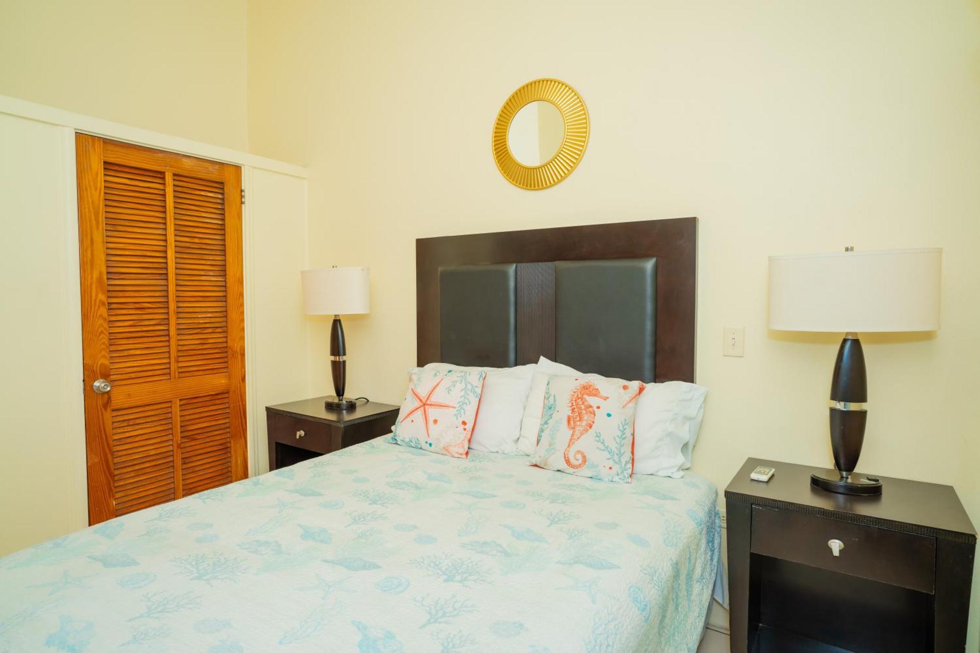 Connie'S Comfort Suites St. John's Zewnętrze zdjęcie