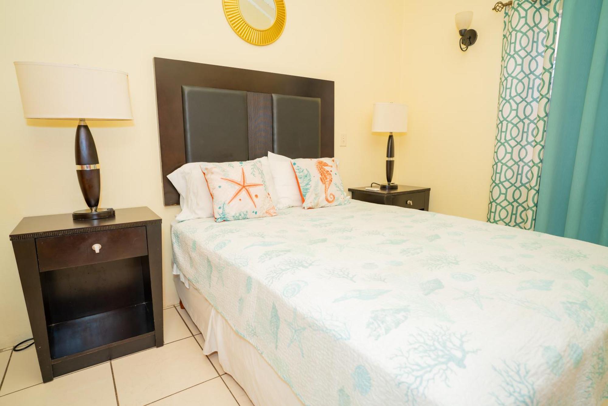 Connie'S Comfort Suites St. John's Zewnętrze zdjęcie